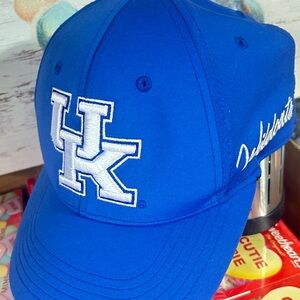 University of Kentucky WILDCATS hat/like new!